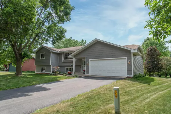 Maple Grove, MN 55369,9177 Oakview LN N