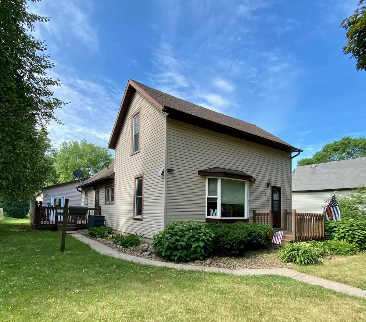 Redwood Falls, MN 56283,216 E Chestnut ST