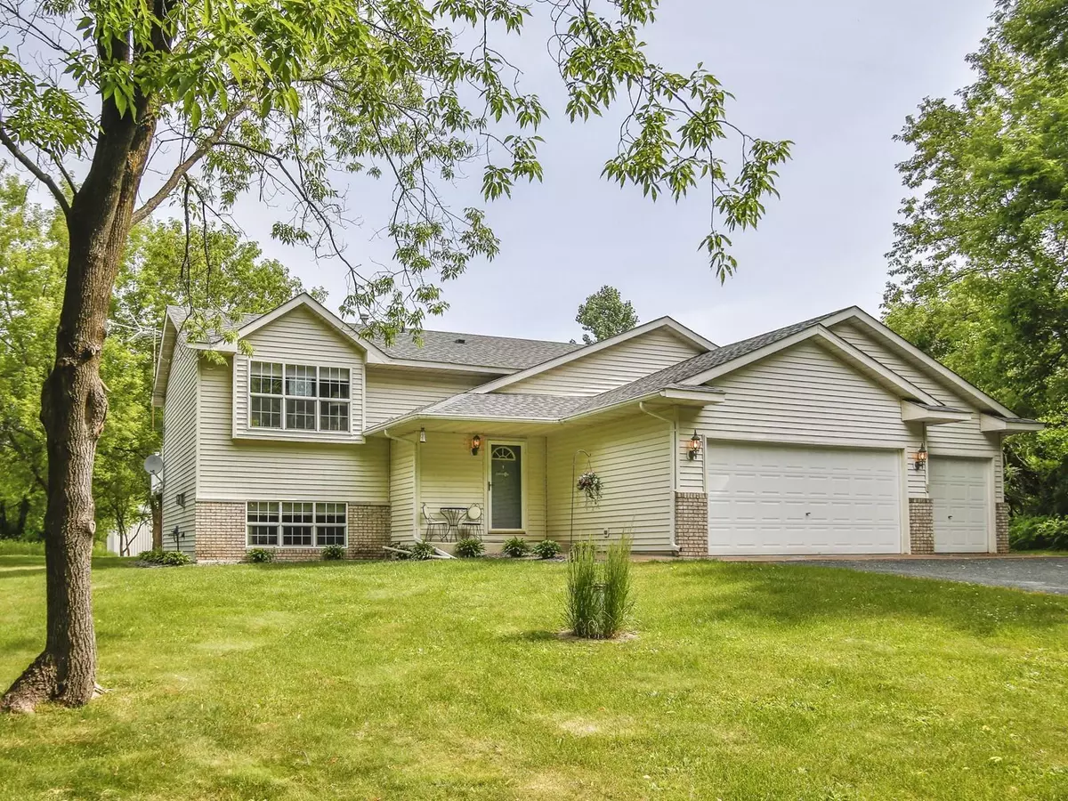 Chisago City, MN 55013,9750 Deer Garden LN