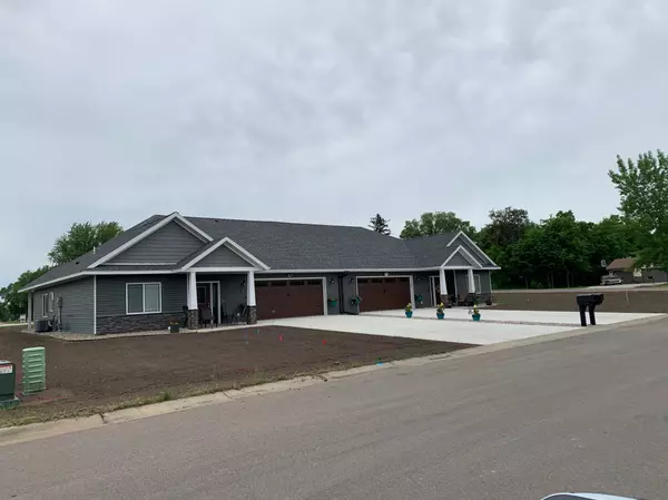 859 Cates Estates DR, Sauk Centre, MN 56378