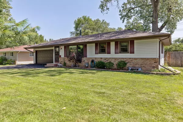 Fridley, MN 55432,5861 6th ST NE