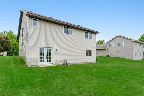 Annandale, MN 55302,609 Knollwood CT