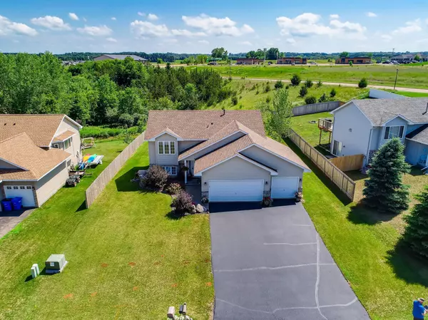 836 Plum Tree LN, Somerset, WI 54025