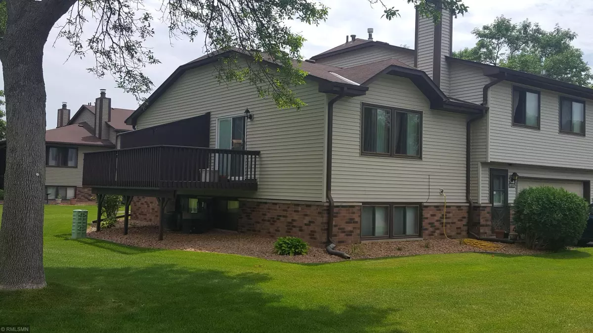 Brooklyn Park, MN 55445,8703 N Maplebrook CIR