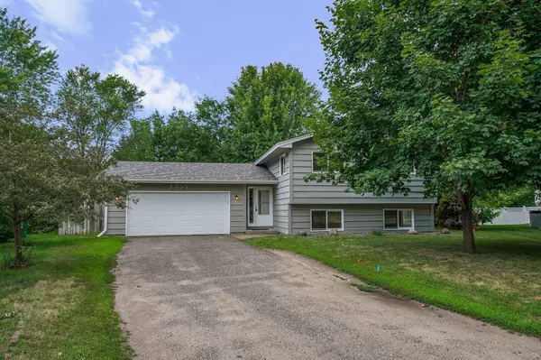 7557 N Meadowwood CT, Brooklyn Park, MN 55444