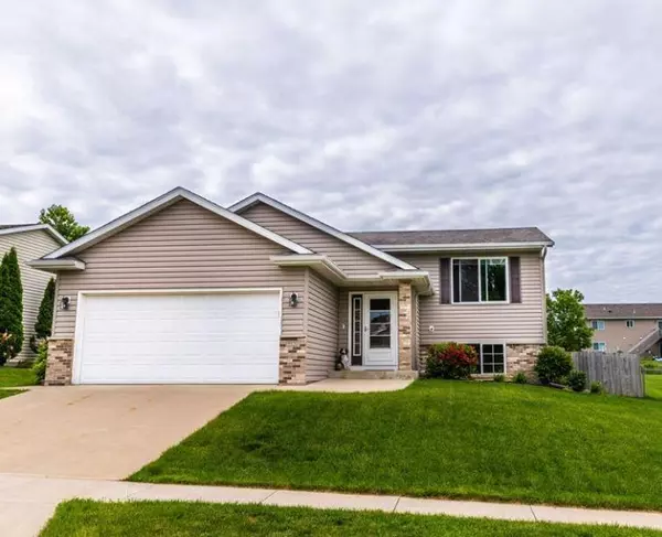 5920 Crown LN NW, Rochester, MN 55901