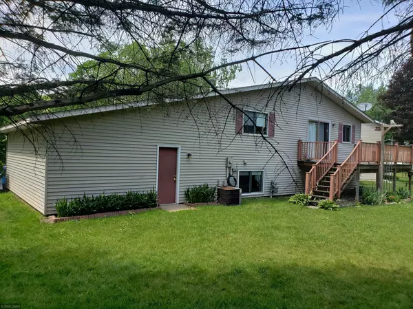 Red Wing, MN 55066,1031 Launa CT