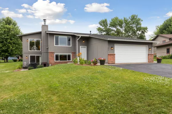 Chaska, MN 55318,670 Saxony CIR