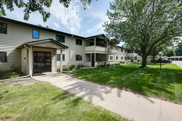 3050 Riverwood DR #126, Hastings, MN 55033