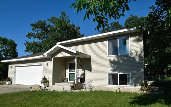 2002 Darling AVE E, Alexandria, MN 56308