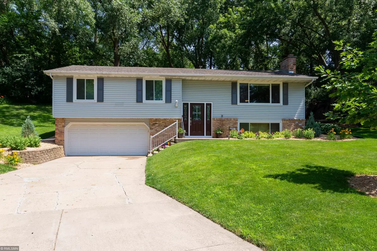 Burnsville, MN 55337,1917 Sioux CT