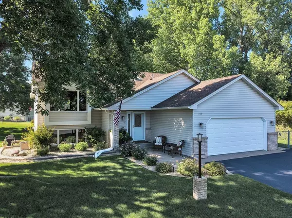 Mahtomedi, MN 55115,109 Mitchells CT