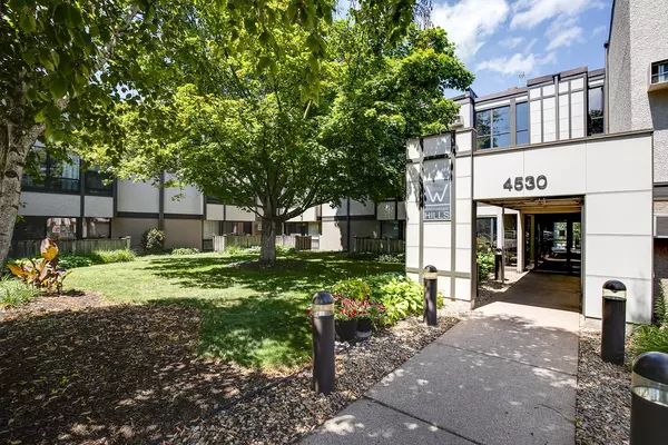 4530 Park Commons DR #205, Saint Louis Park, MN 55416