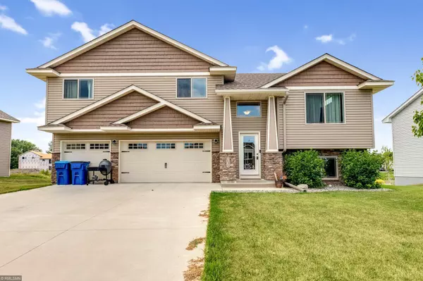 1635 Pinecone LN, Mayer, MN 55360