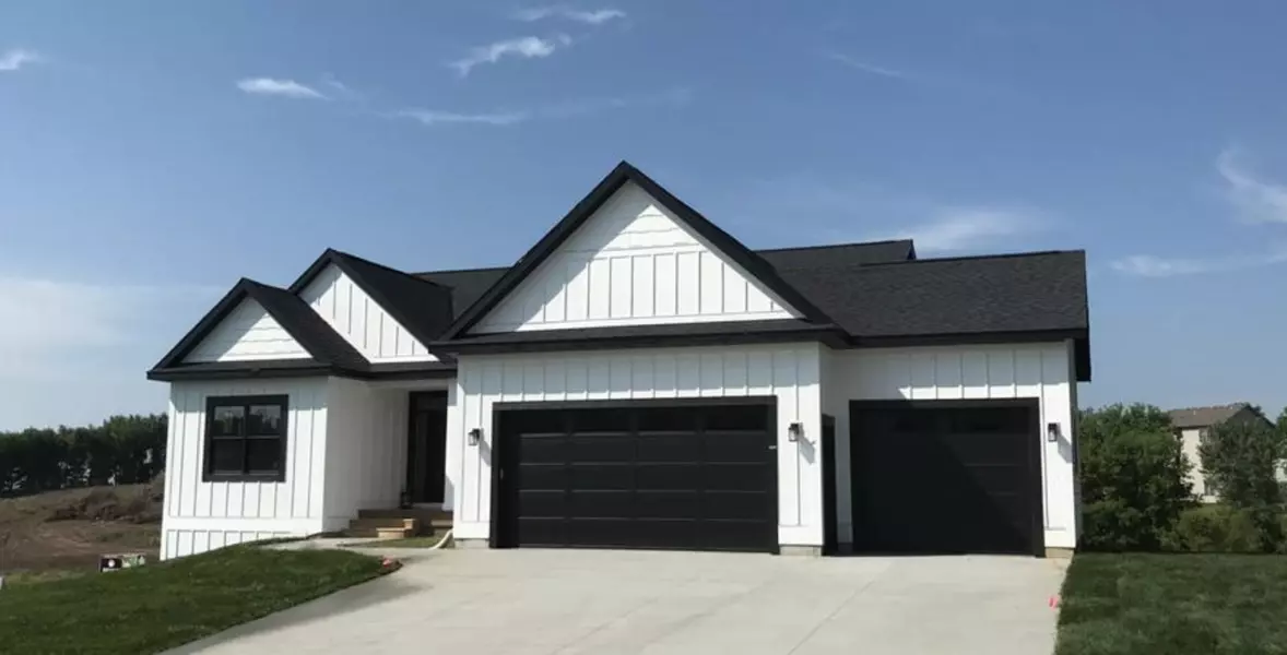 3170 Scanlan LN NE, Rochester, MN 55906