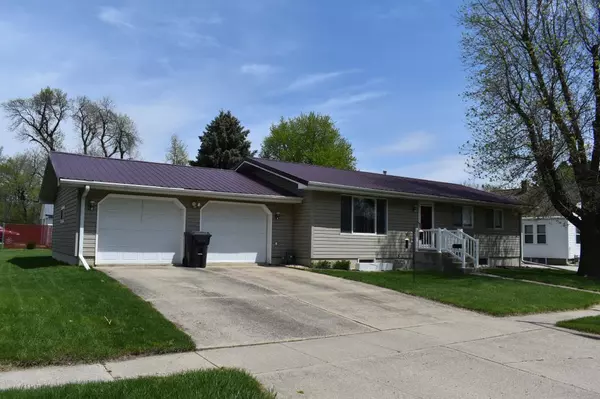 1611 Murray AVE, Worthington, MN 56187