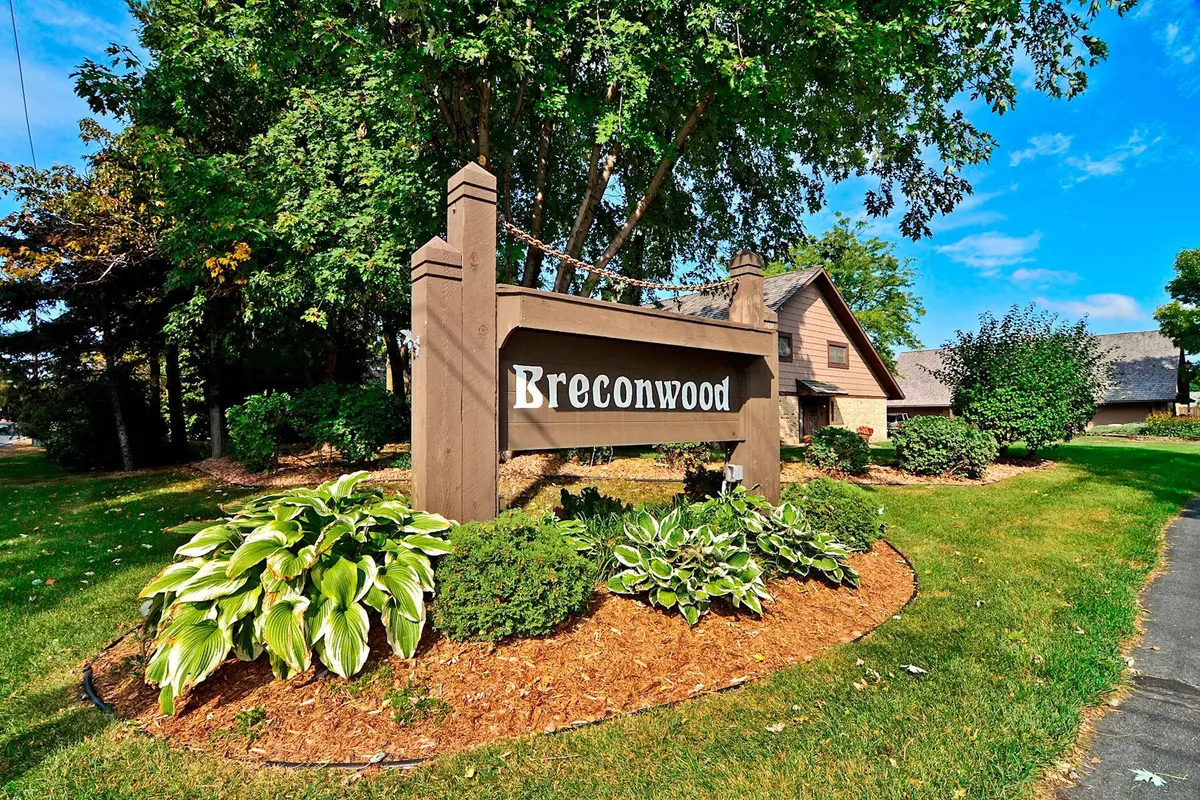 Minnetonka, MN 55391,17651 Breconwood RD