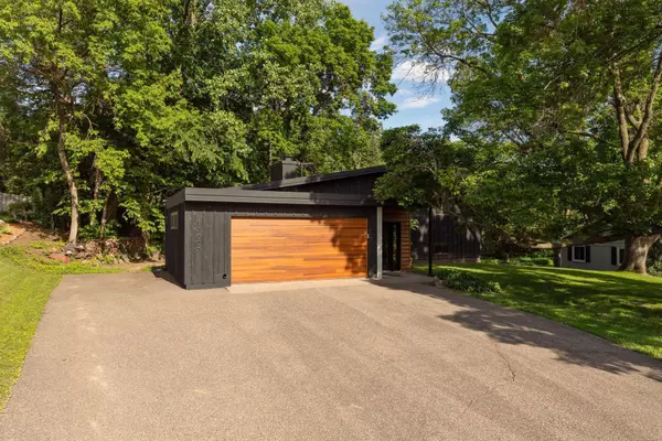 13603 Pleasant LN, Burnsville, MN 55337