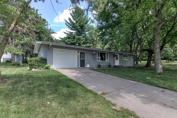 302 Lincoln ST, Elk Mound, WI 54739