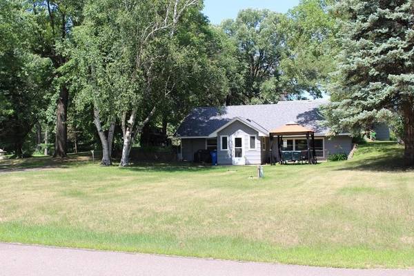 607 334th AVE NE, Cambridge, MN 55008