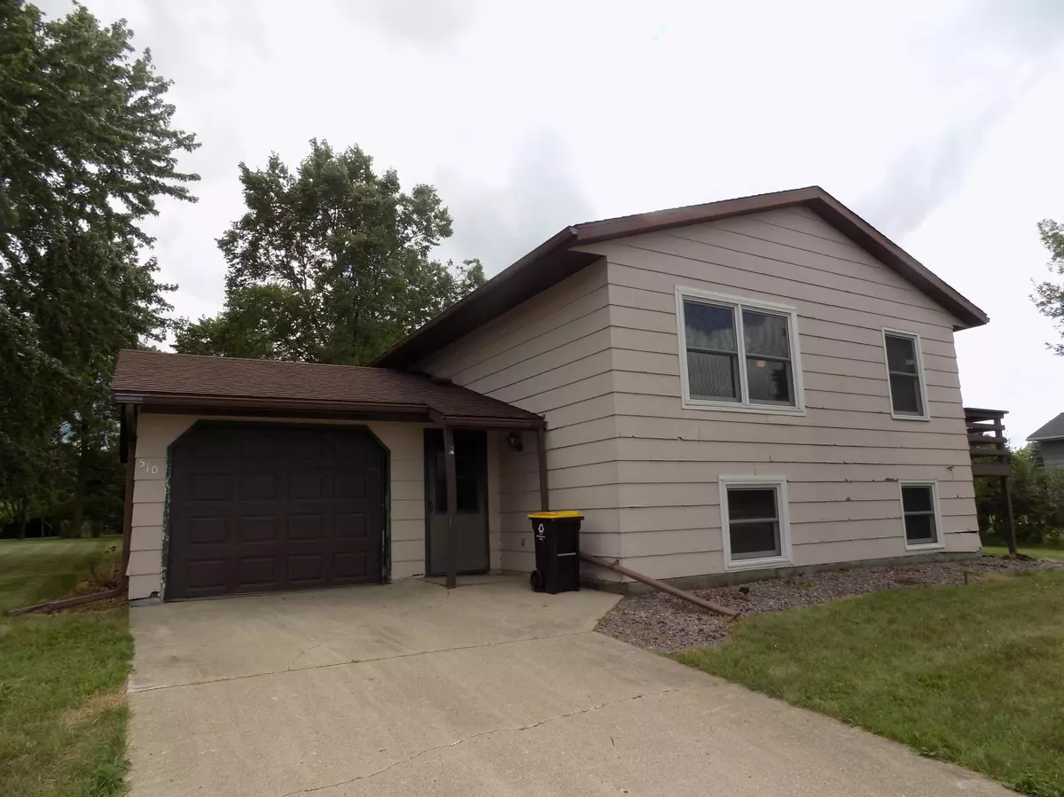 Fairmont, MN 56031,510 Cardinal ST