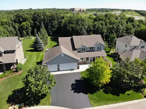 1897 White Oak Dr., Chaska, MN 55318