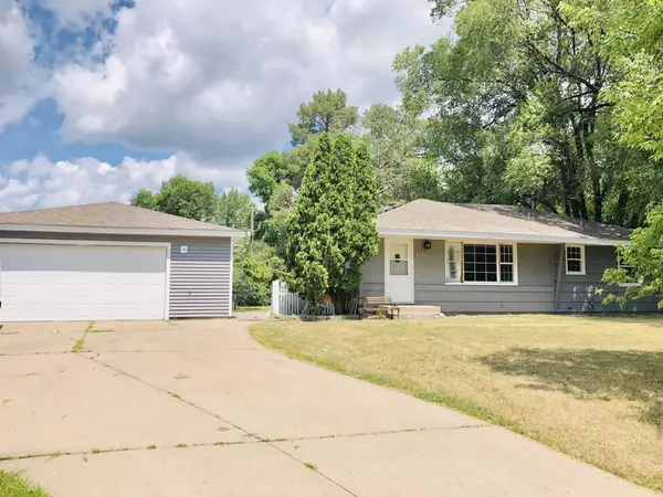 2503 110th AVE NW, Coon Rapids, MN 55433