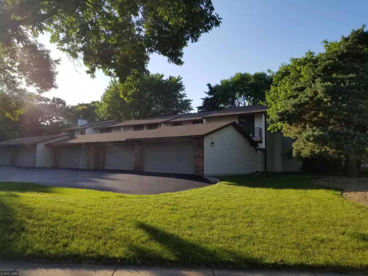 Burnsville, MN 55337,13742 Heather Hills DR