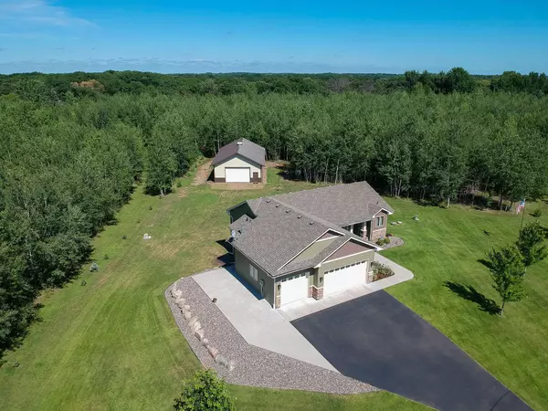 25803 102 1/2 ST NW, Zimmerman, MN 55398