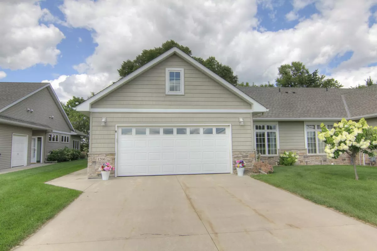 Annandale, MN 55302,1206 Cypress DR W