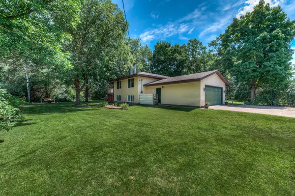 Lakeland Shores, MN 55043,127 Quinlan AVE S