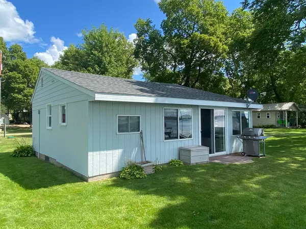 33811 Shady Oak DR, Clinton, MN 56225