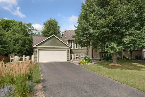 13622 Essex CT, Eden Prairie, MN 55347