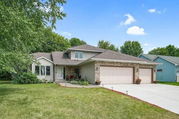 3056 Walter ST, Maplewood, MN 55109