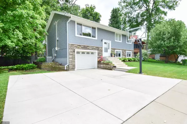 2156 Noble Lane, Mound, MN 55364