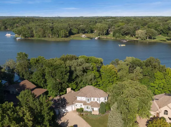 Chanhassen, MN 55317,490 Bighorn DR