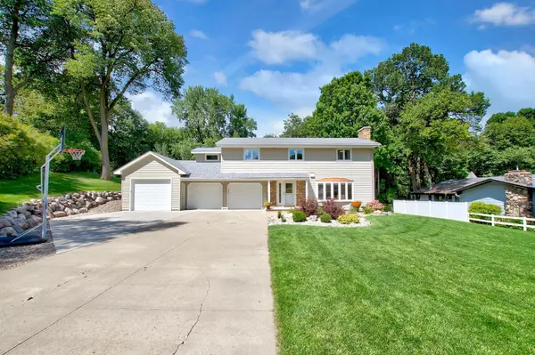 16940 N Manor RD, Eden Prairie, MN 55346