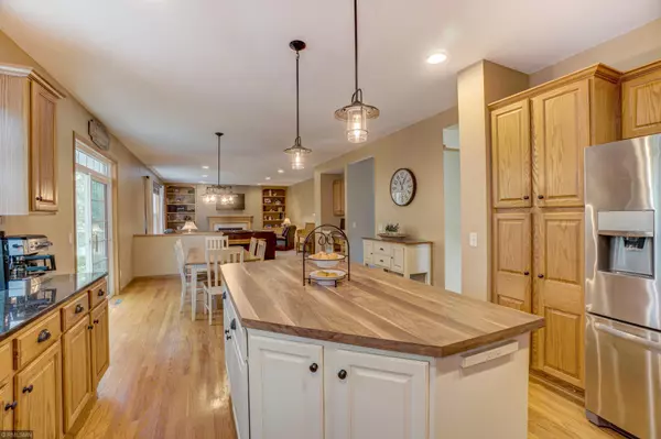 Mahtomedi, MN 55115,904 Deer Oak RUN