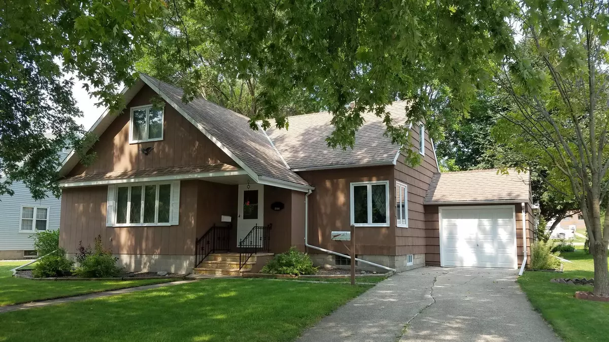 Winthrop, MN 55396,206 W 3rd ST