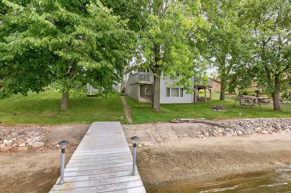 8595 Griffith AVE NW, Maple Lake, MN 55358