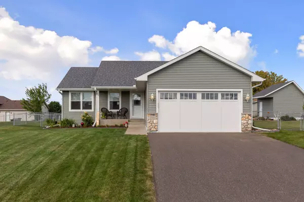 711 Sarah Anne AVE, Roberts, WI 54023