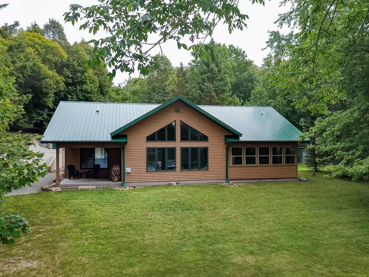 Centuria, WI 54824,1653 S Long Lake LN