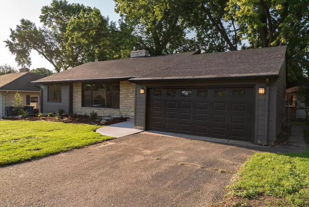 Edina, MN 55436,5013 Edinbrook LN