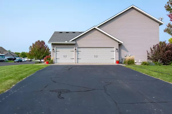 Monticello, MN 55362,9122 Leaf CIR