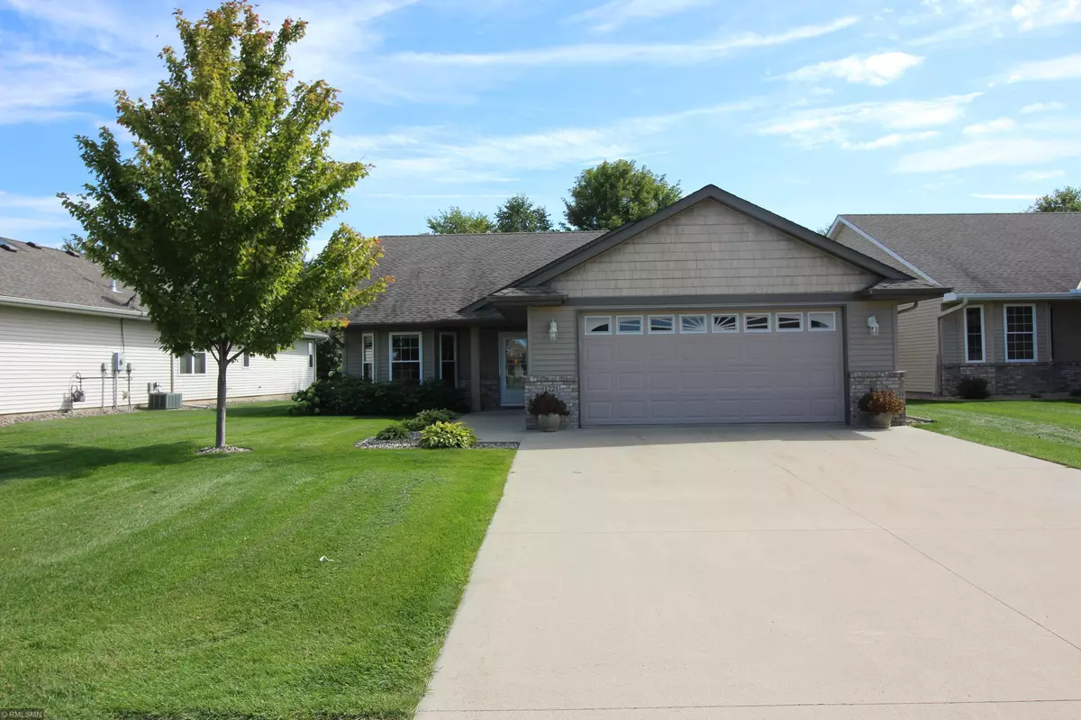 Annandale, MN 55302,1221 Cypress DR W