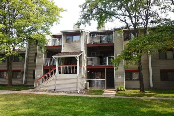 350 Shelard Pkwy #108, Saint Louis Park, MN 55426