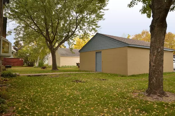 Saint Cloud, MN 56301,903 9th AVE S