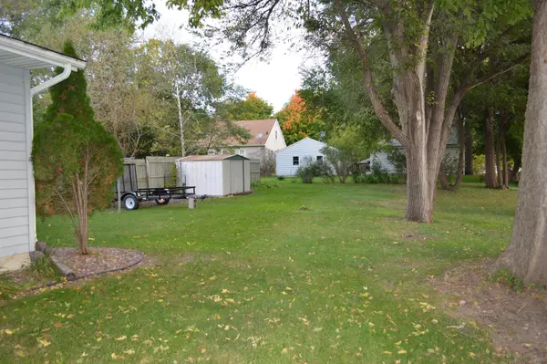 Saint Peter, MN 56082,617 W Traverse RD