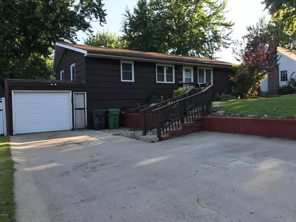 407 Olander ST, Worthington, MN 56187