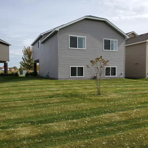 Blaine, MN 55449,12182 Hupp ST NE